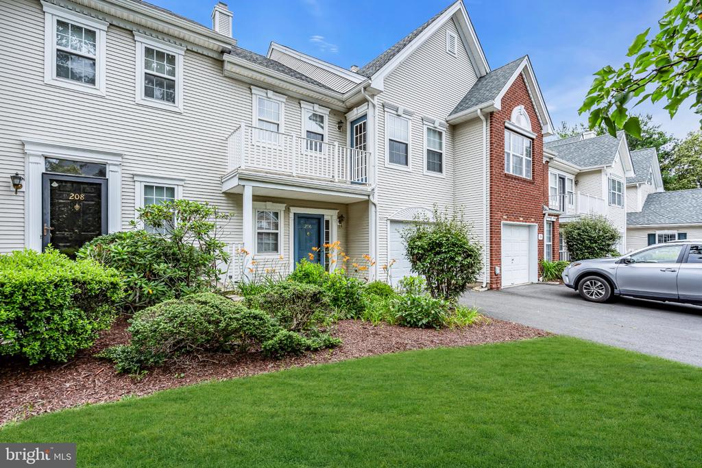 206 SANDPIPER COURT