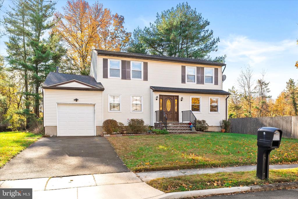 15 HERITAGE WAY