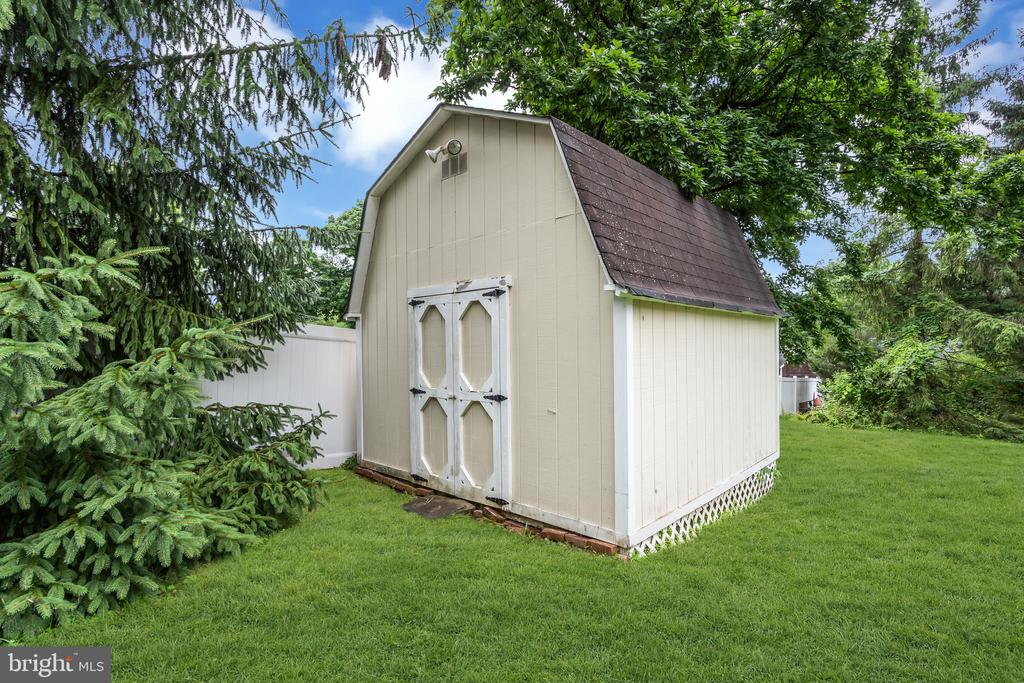 83 HART AVENUE