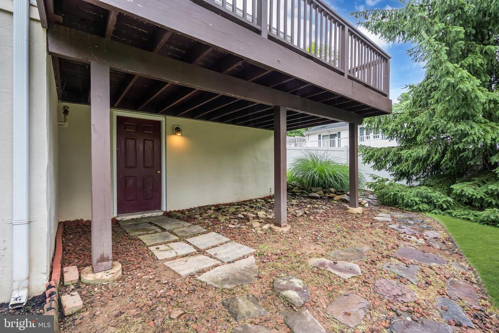 83 HART AVENUE