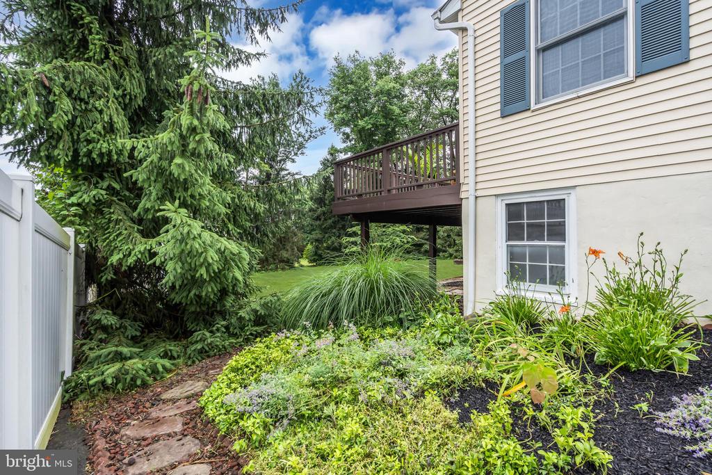 83 HART AVENUE