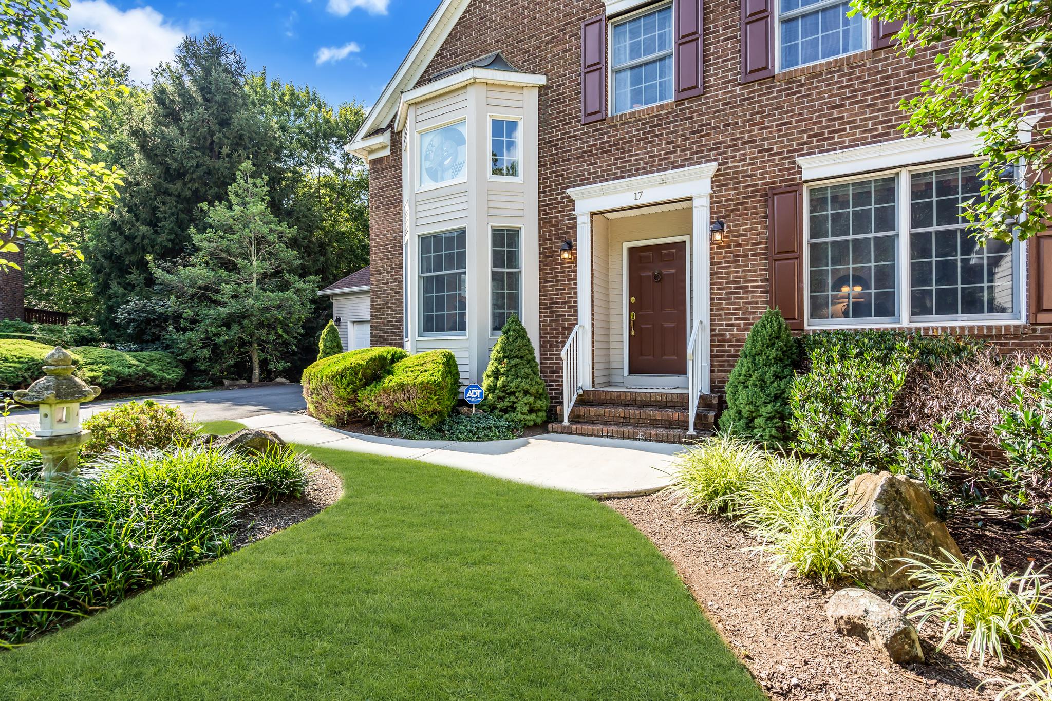 17 STONEWALL CIRCLE