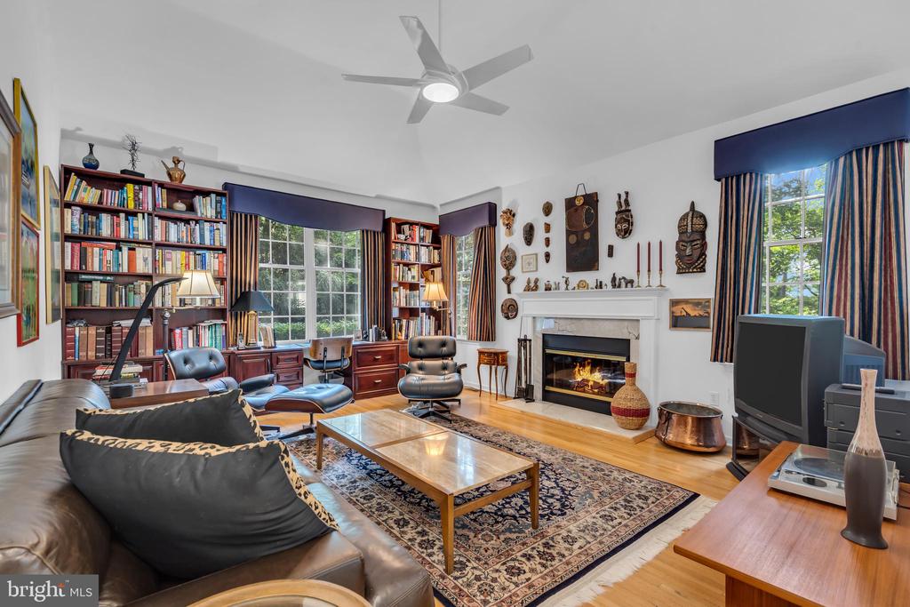 17 STONEWALL CIRCLE
