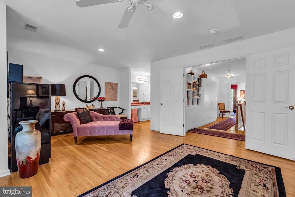 17 STONEWALL CIRCLE