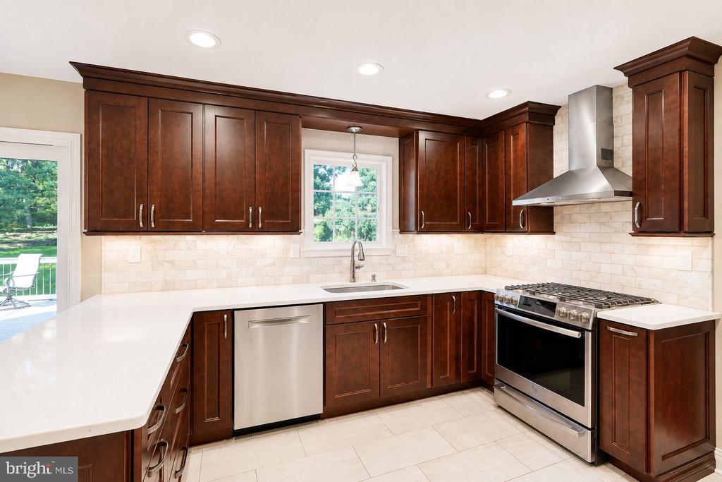 41 HIBISCUS LANE