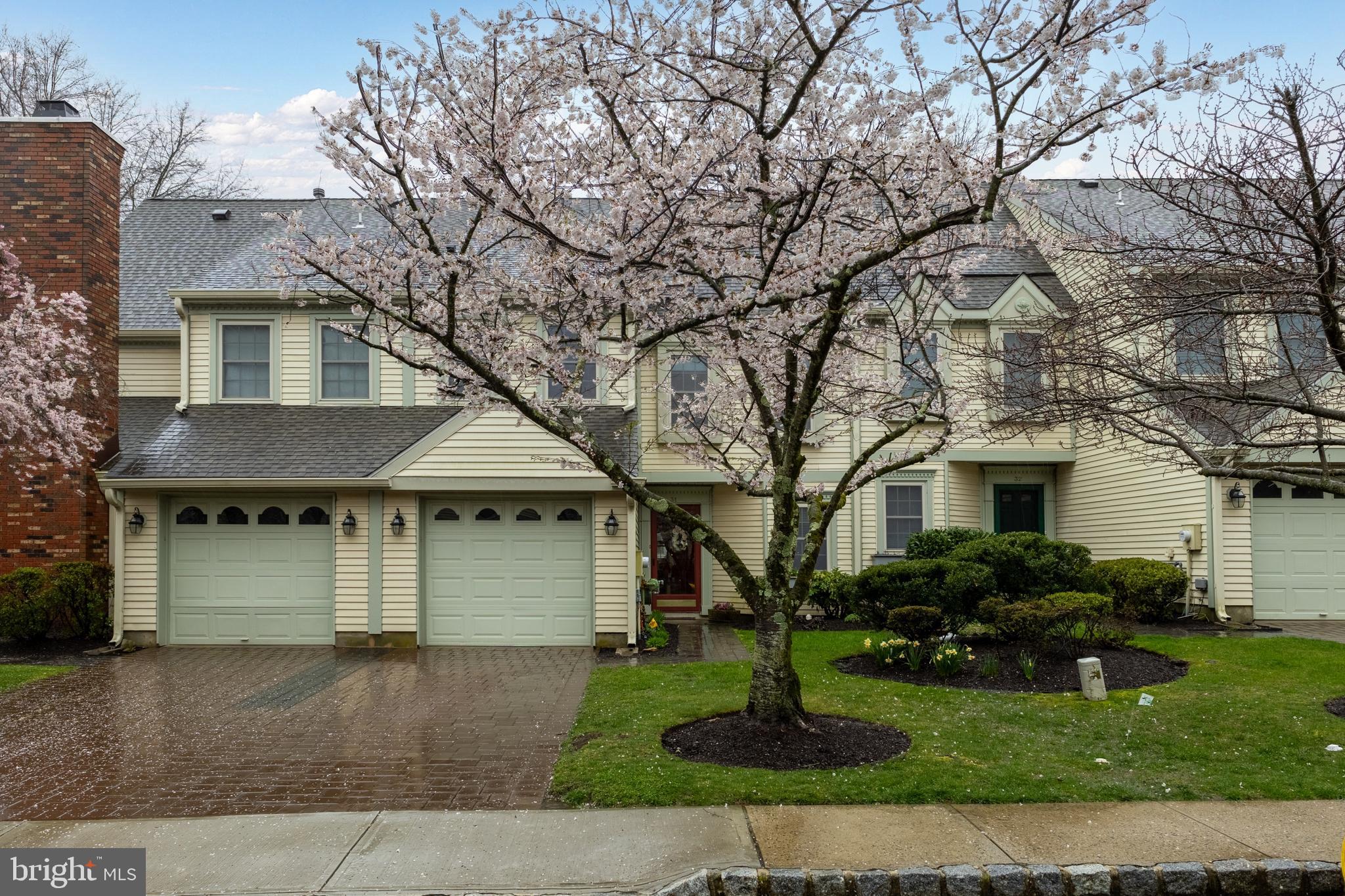 31 Fair Acres Ct