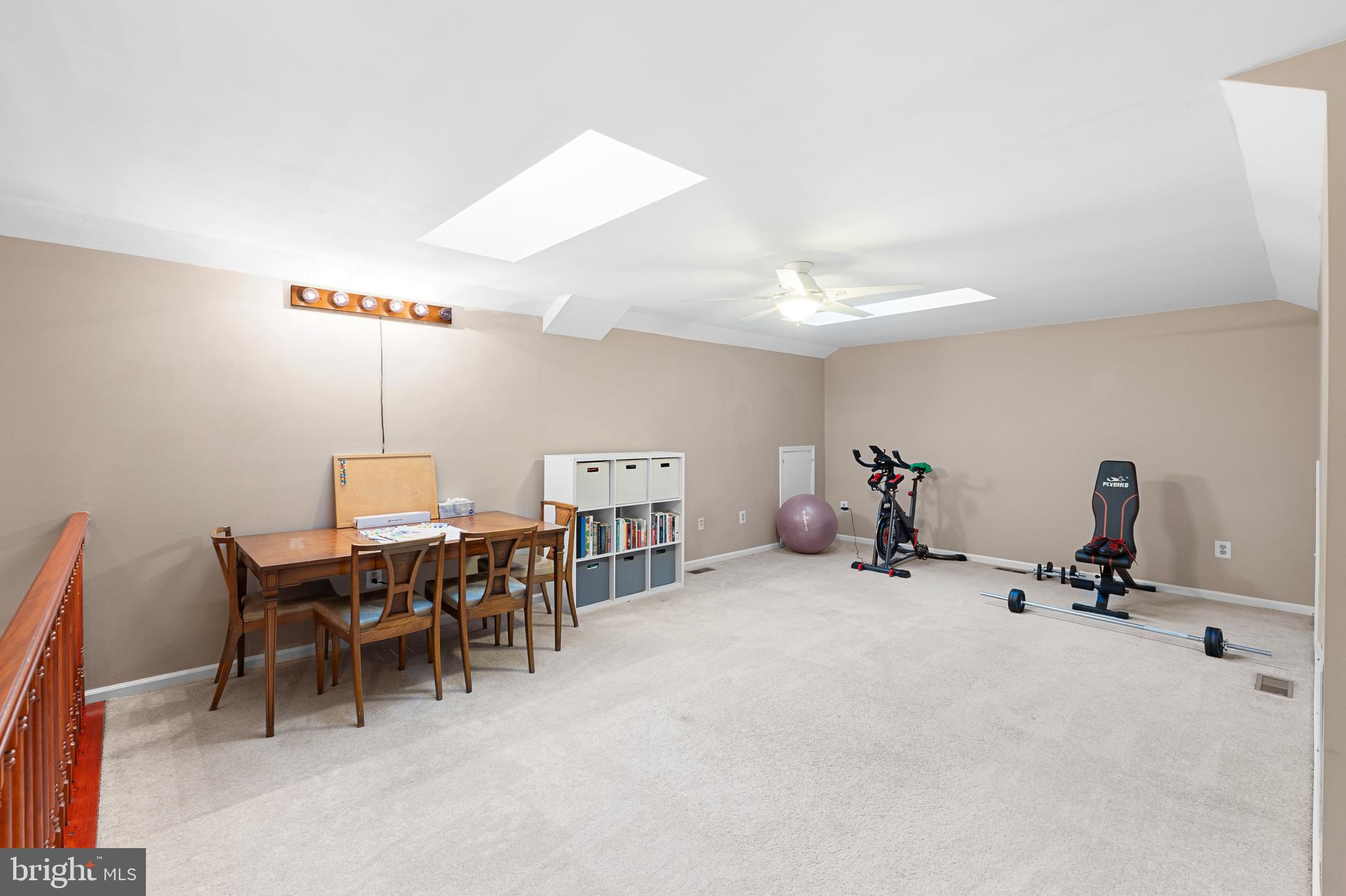 31 Fair Acres Ct