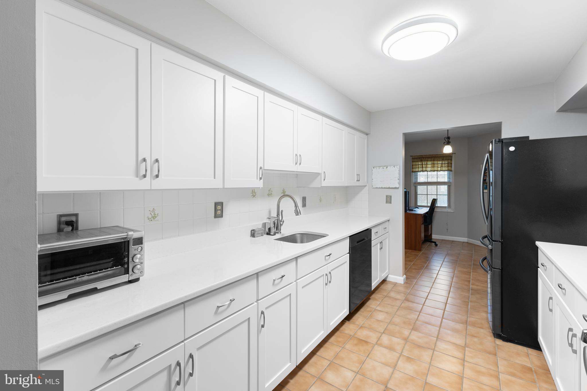 31 Fair Acres Ct