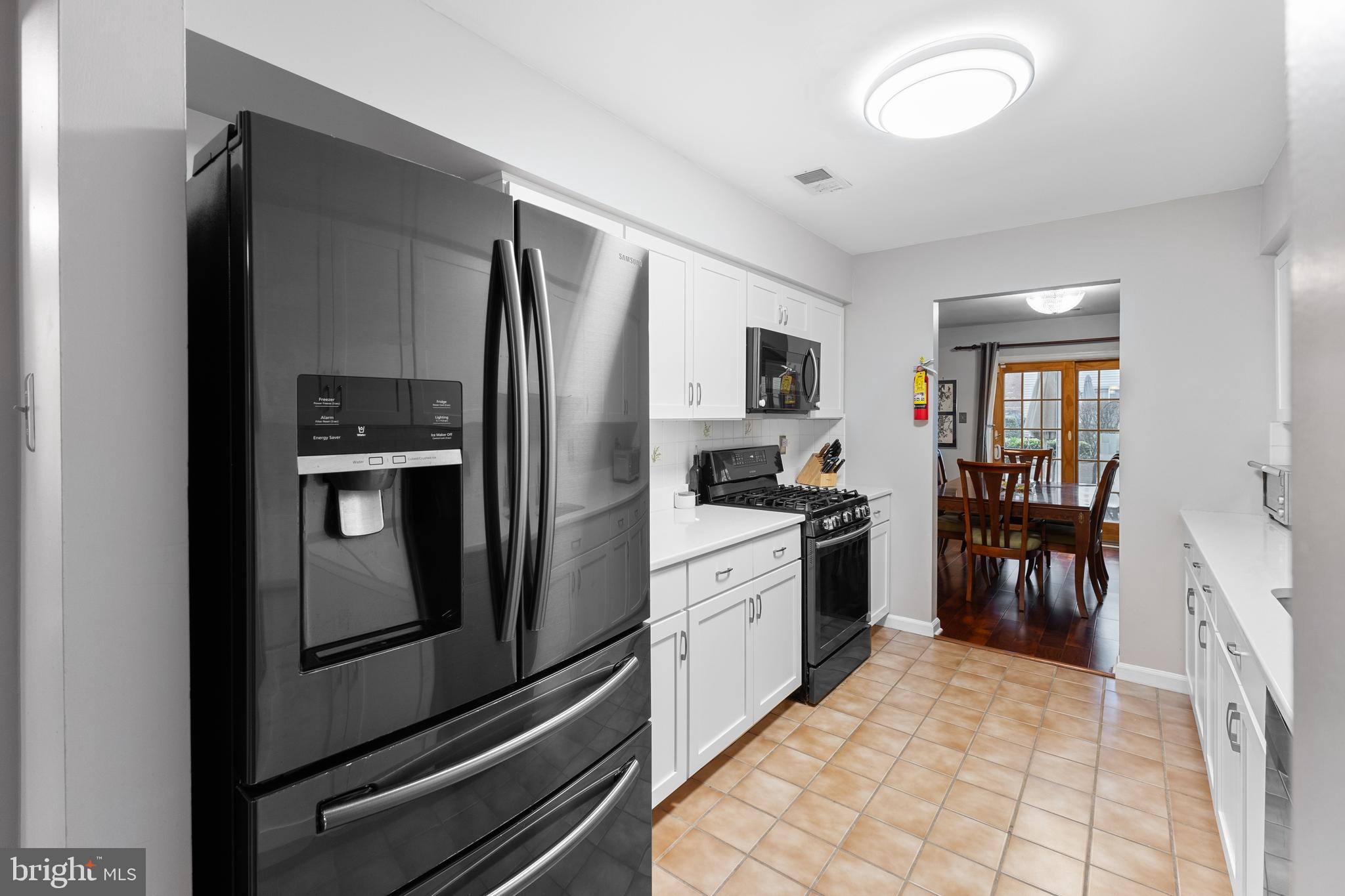 31 Fair Acres Ct