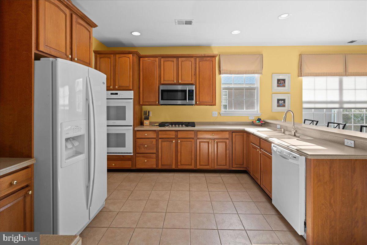 16 Stony Path Dr