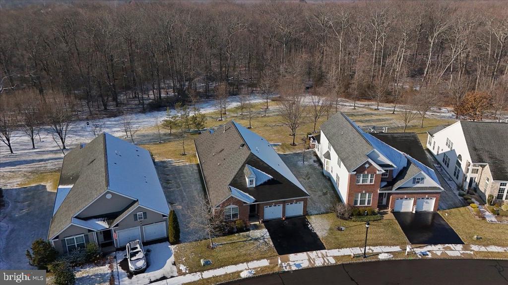 16 Stony Path Dr