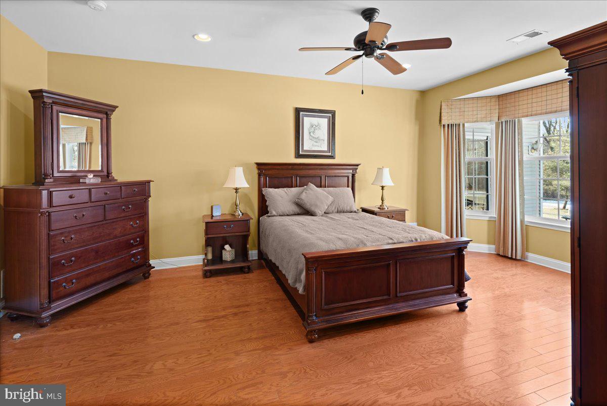 16 Stony Path Dr