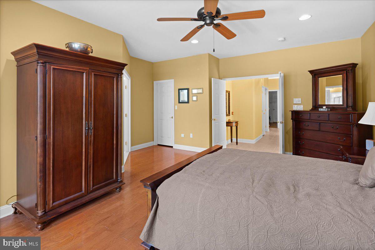 16 Stony Path Dr