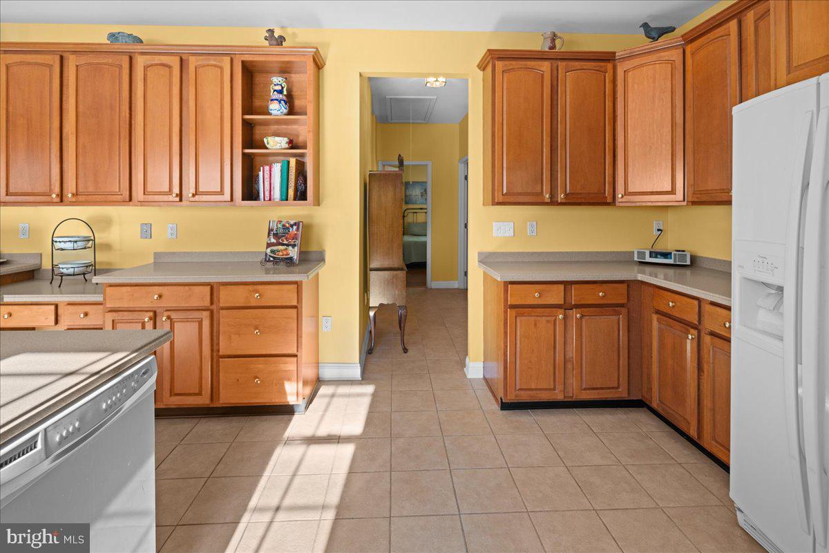 16 Stony Path Dr
