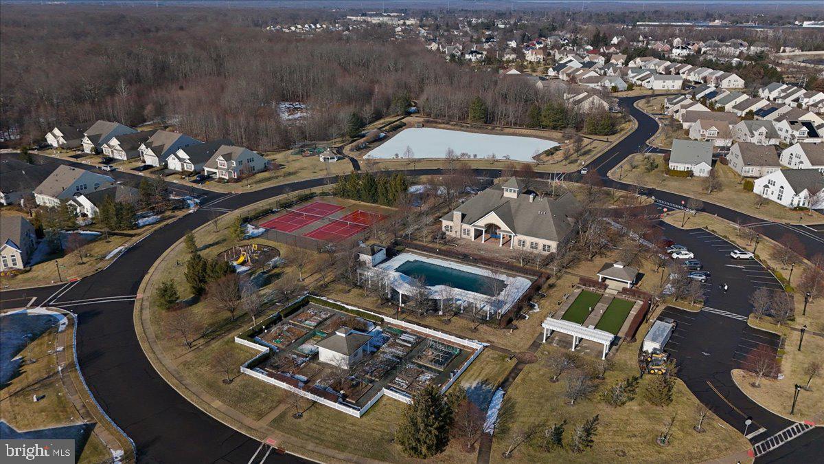 16 Stony Path Dr