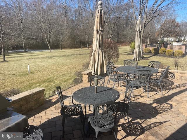 16 Stony Path Dr