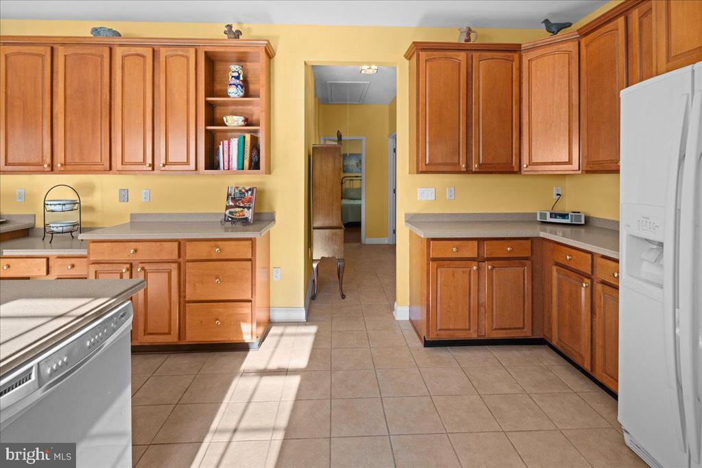 16 Stony Path Dr
