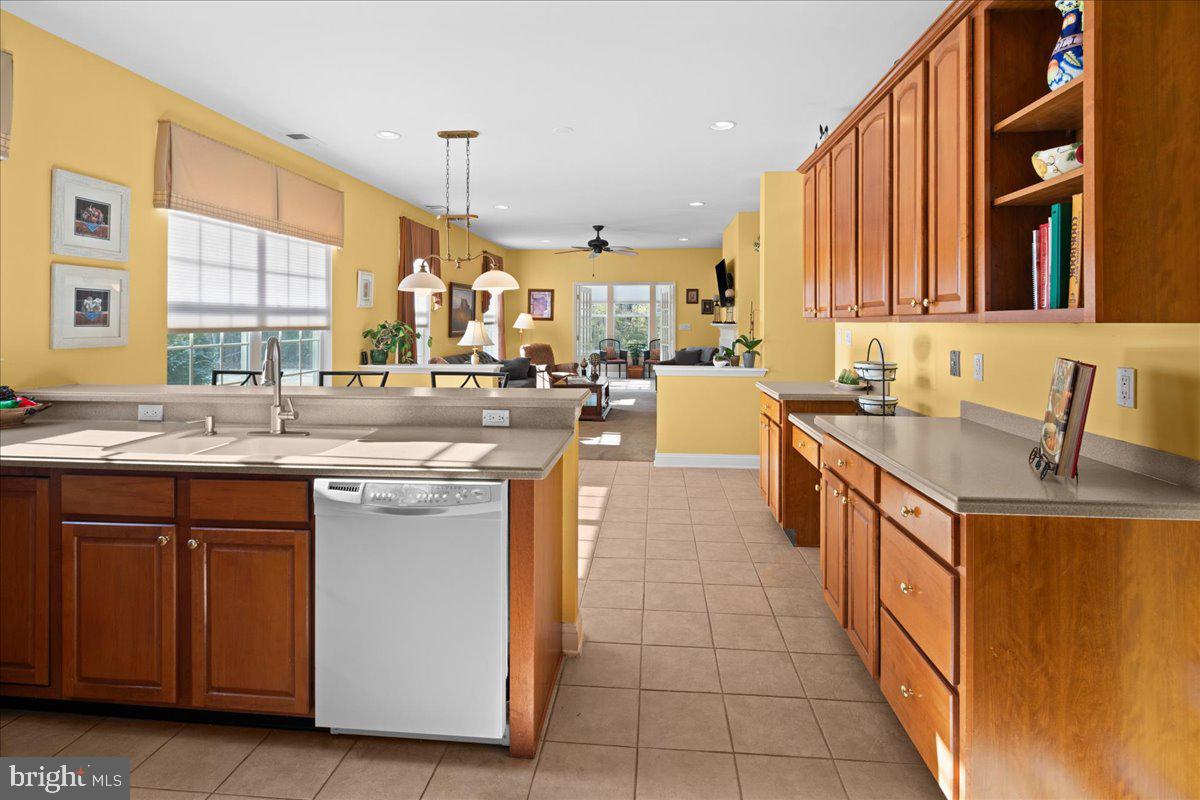 16 Stony Path Dr