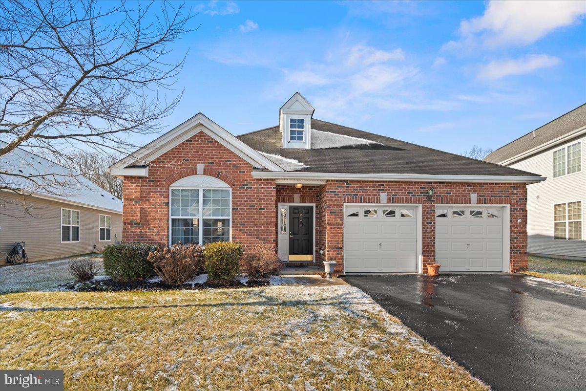 16 Stony Path Dr