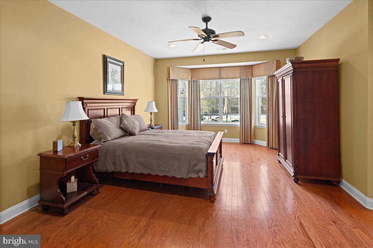 16 Stony Path Dr