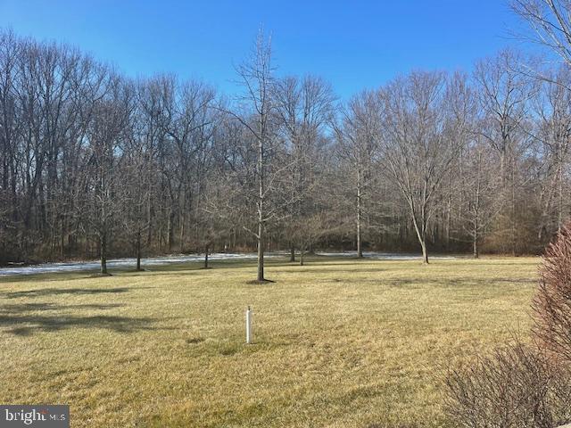 16 Stony Path Dr
