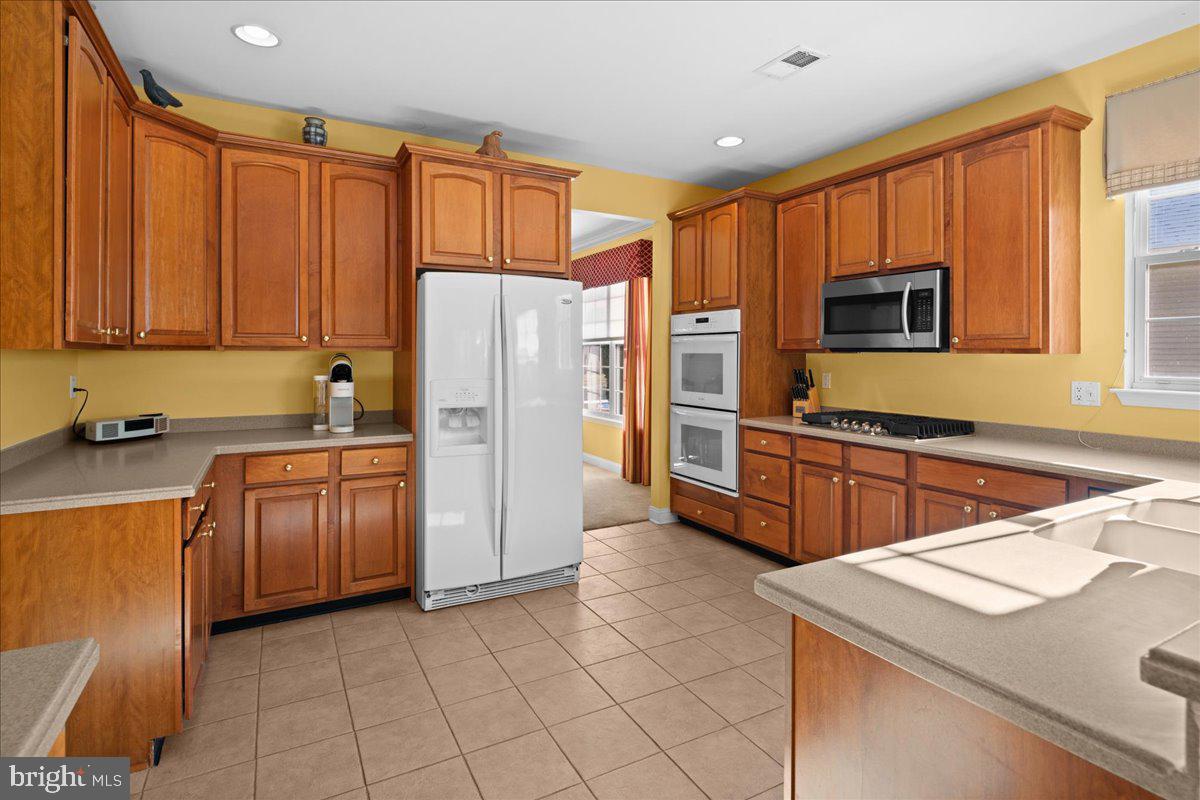 16 Stony Path Dr