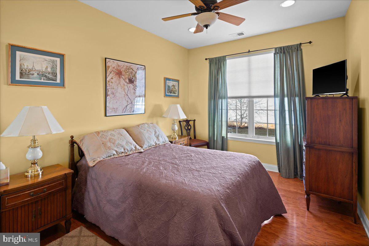 16 Stony Path Dr