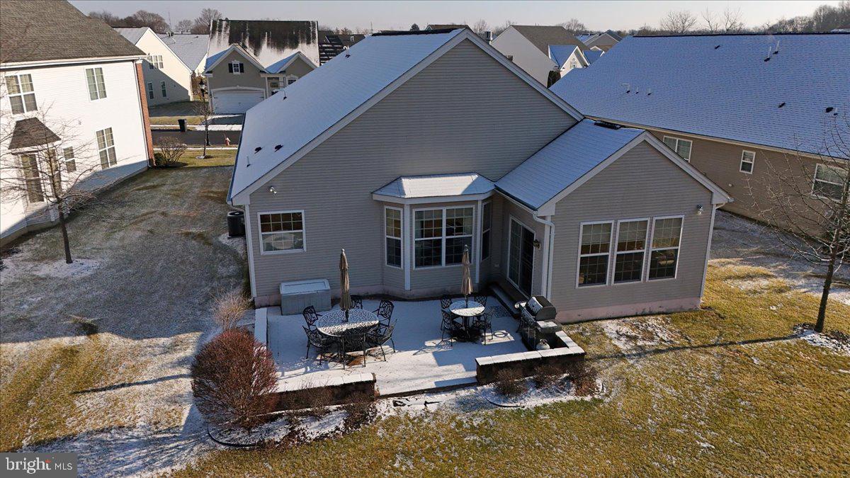 16 Stony Path Dr
