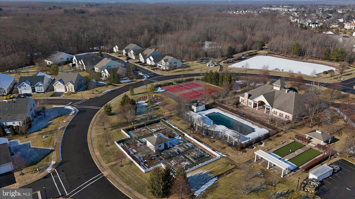 16 Stony Path Dr