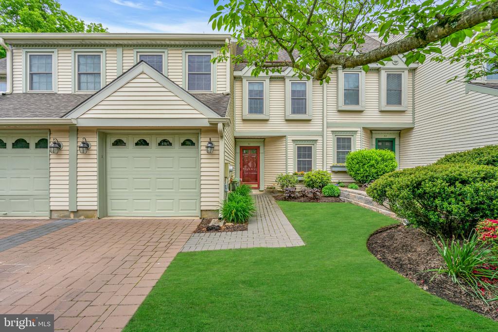 31 FAIR ACRES COURT