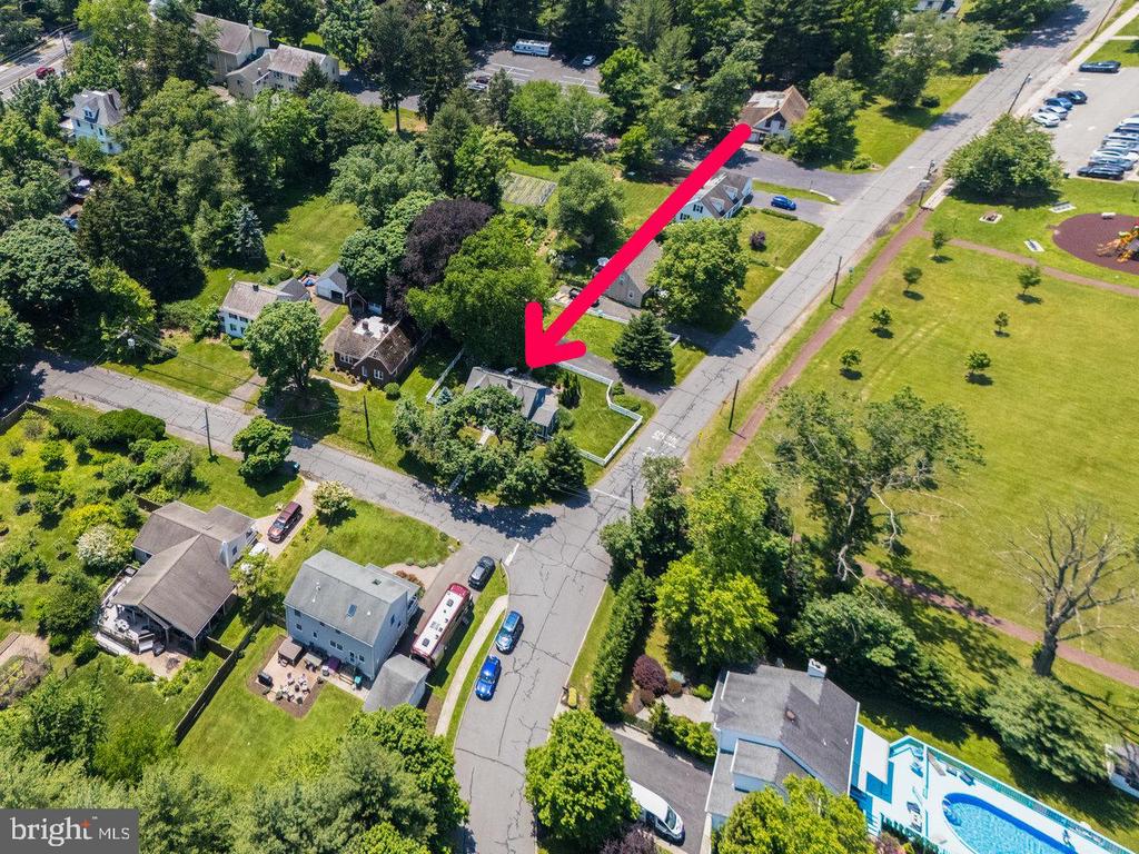 10 SHAW DRIVE
