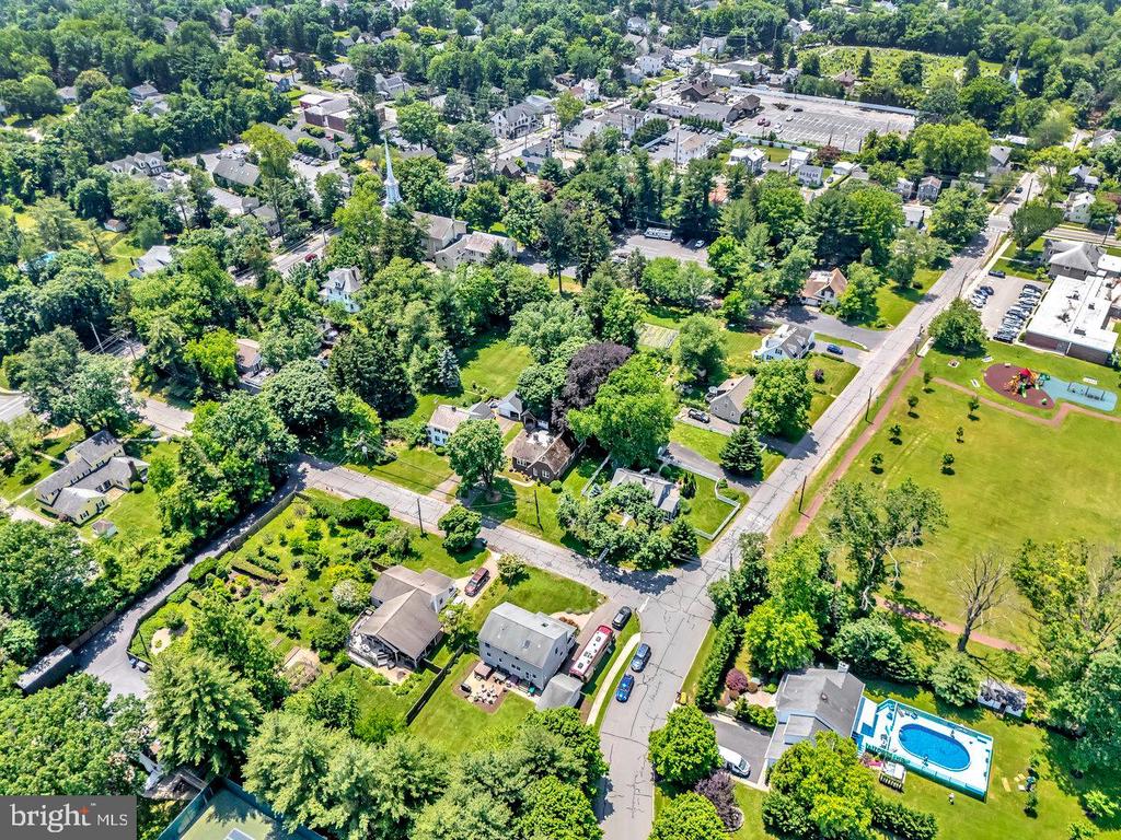 10 SHAW DRIVE