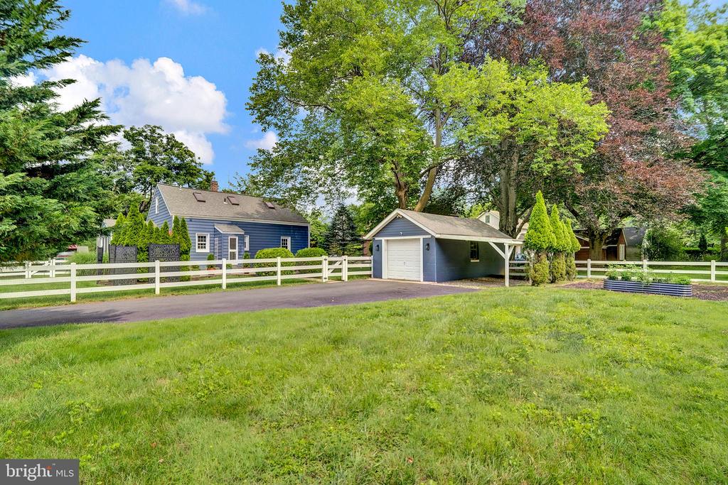 10 SHAW DRIVE