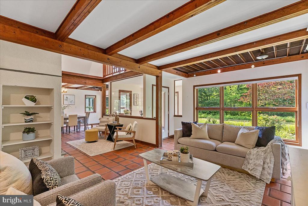 369 GRANDVIEW ROAD