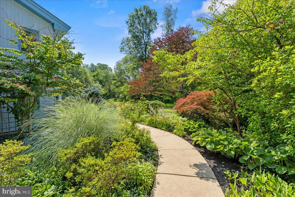 369 GRANDVIEW ROAD