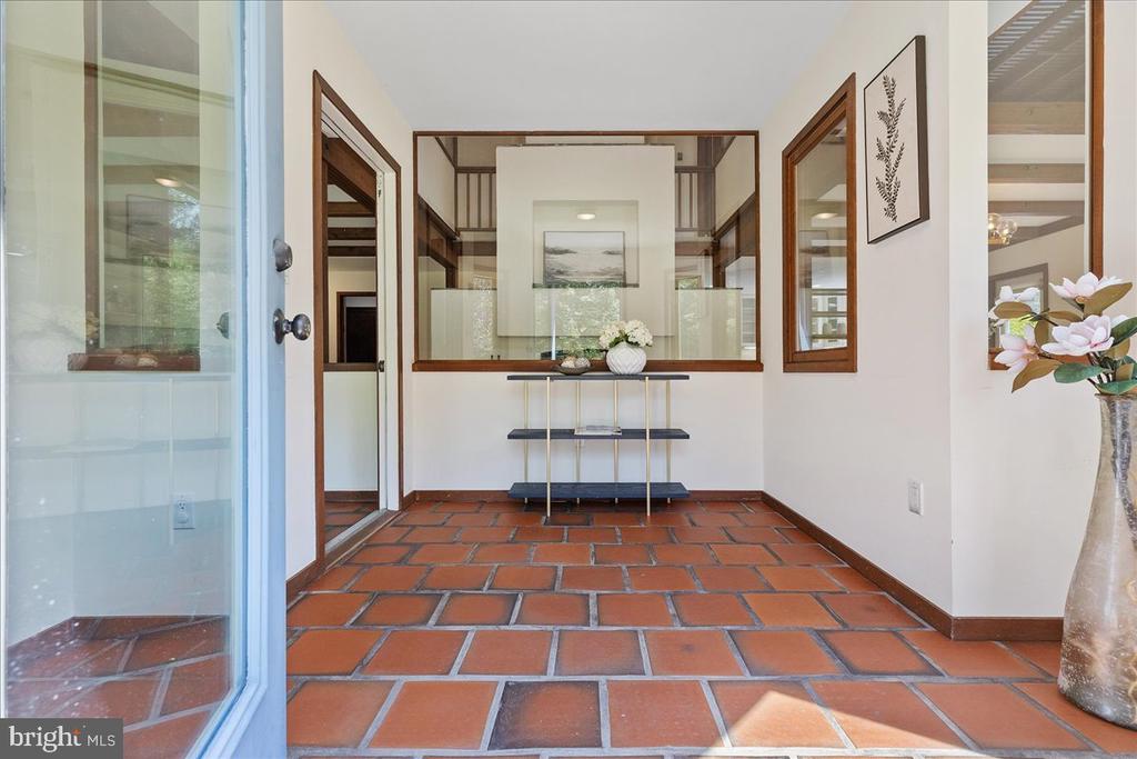 369 GRANDVIEW ROAD