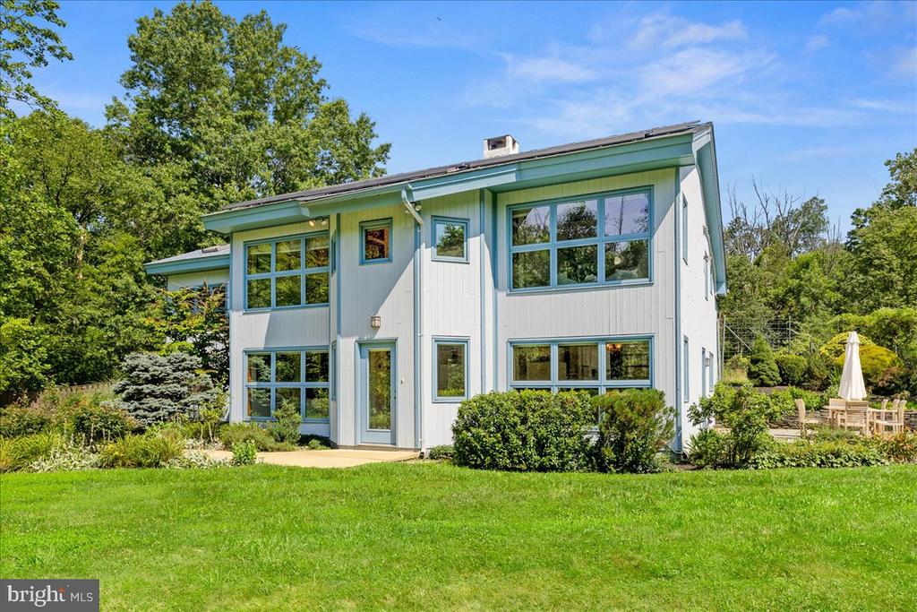 369 GRANDVIEW ROAD