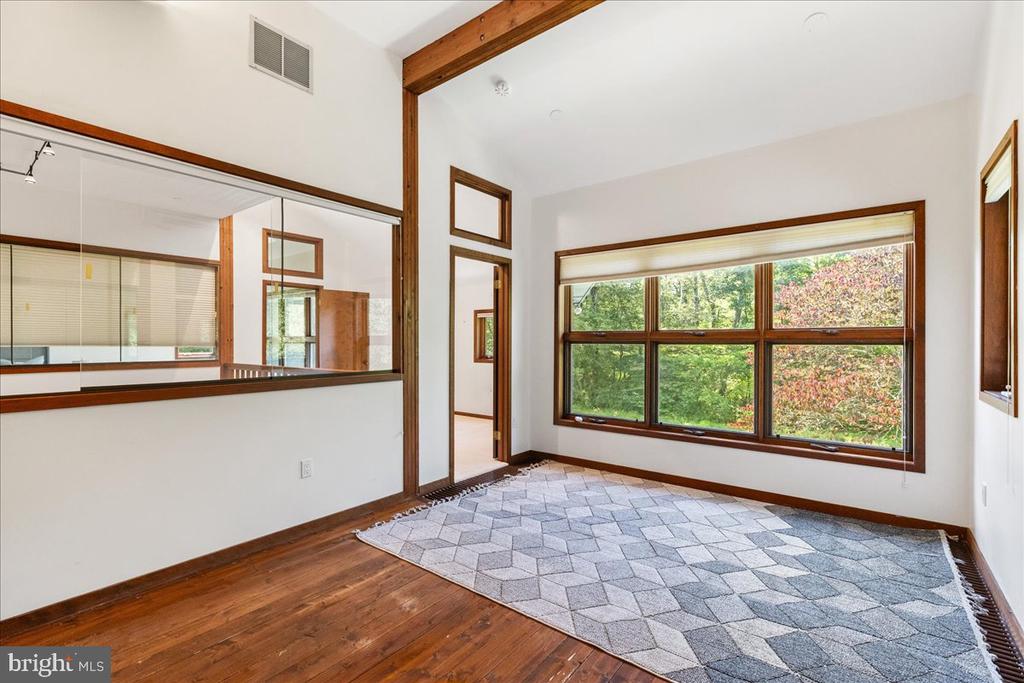 369 GRANDVIEW ROAD