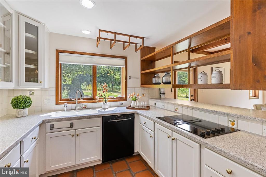 369 GRANDVIEW ROAD
