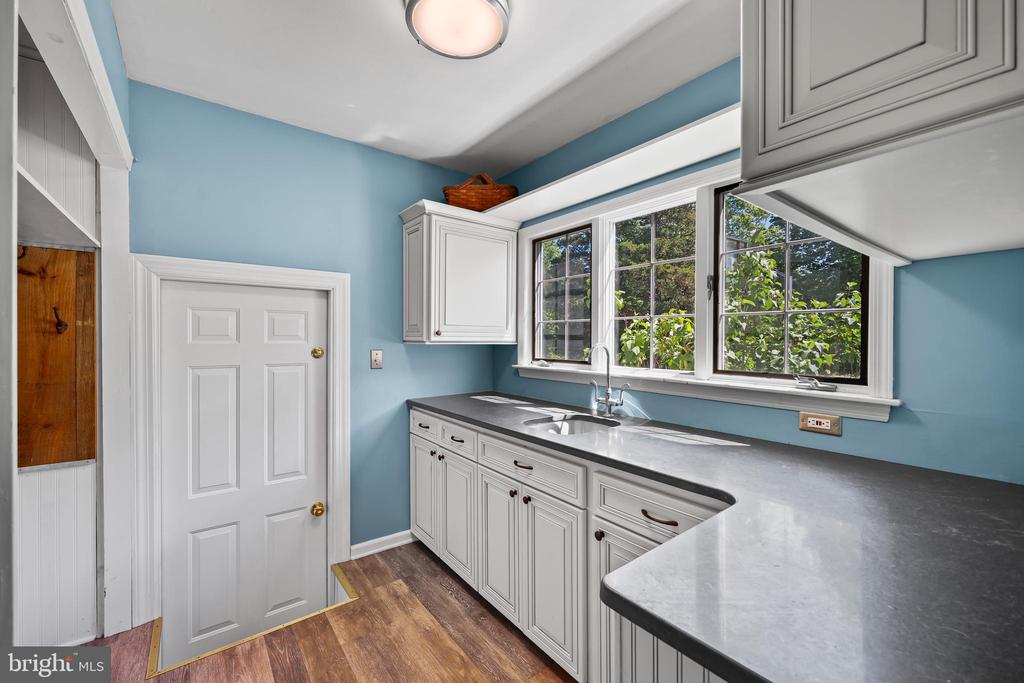 339 MOUNTAINVIEW ROAD
