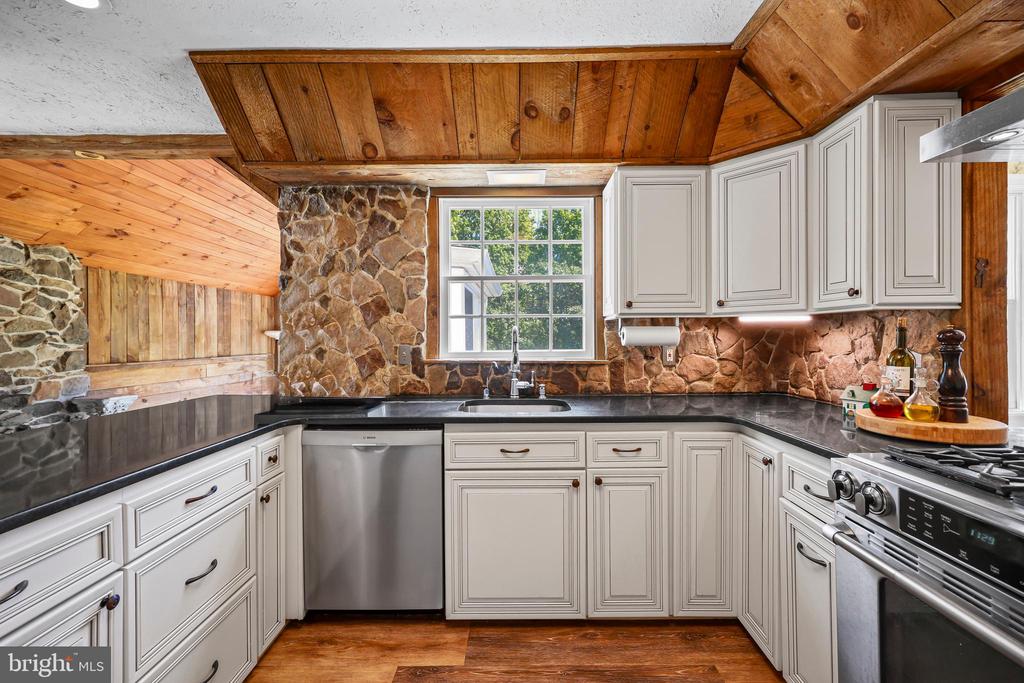 339 MOUNTAINVIEW ROAD