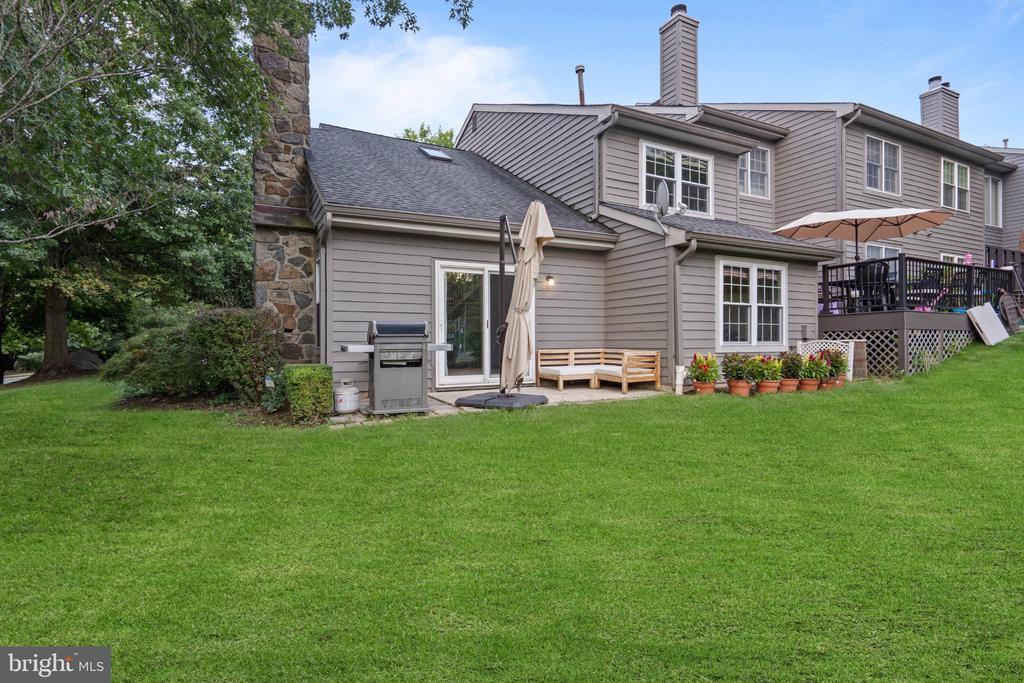 40 ROXBURY COURT Unit: A