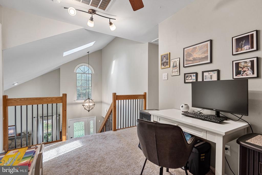 40 ROXBURY COURT Unit: A