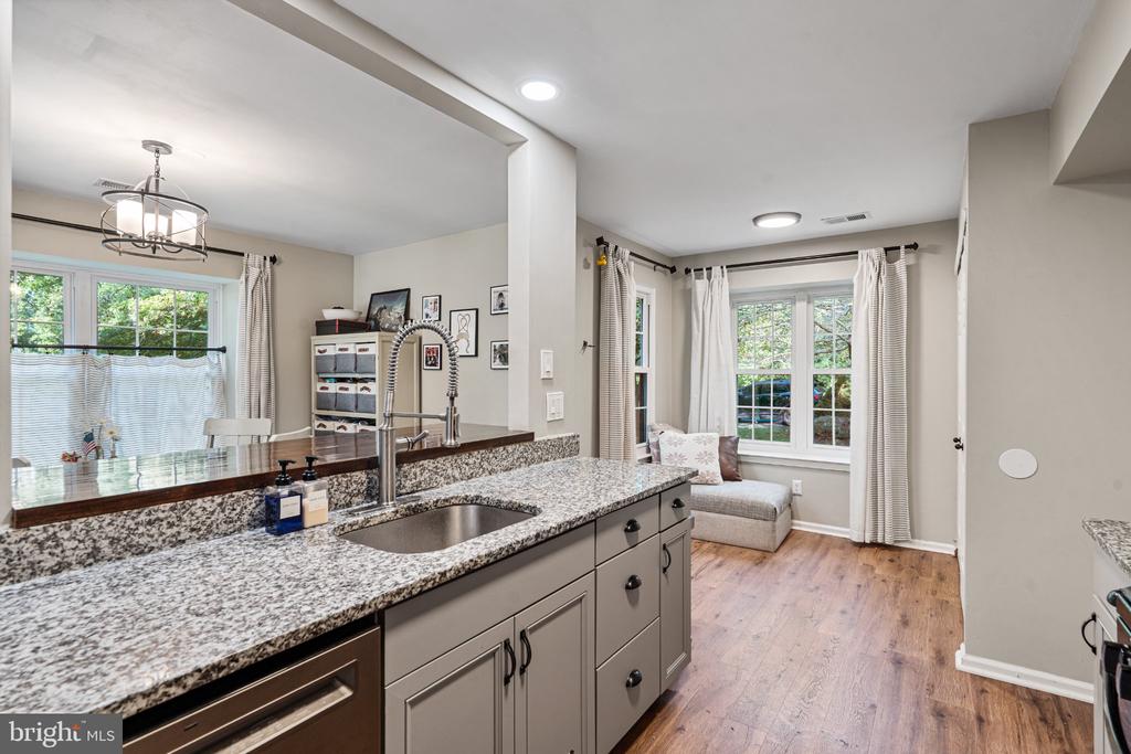 40 ROXBURY COURT Unit: A