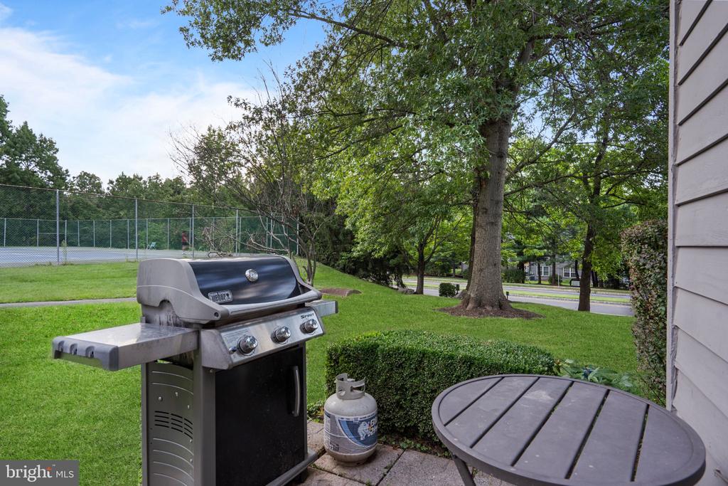 40 ROXBURY COURT Unit: A