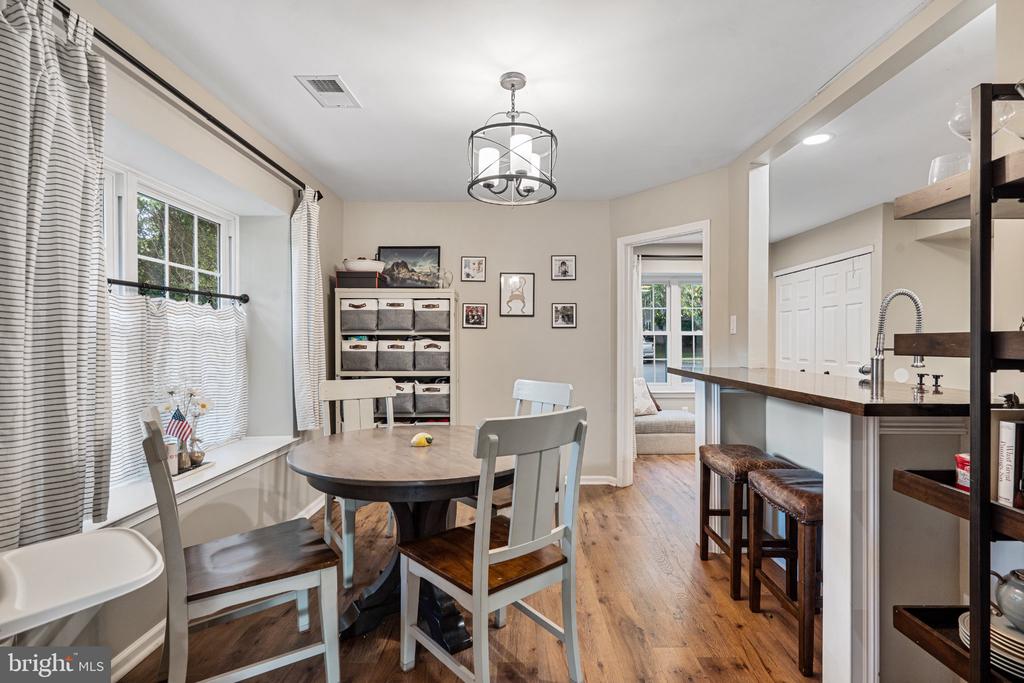 40 ROXBURY COURT Unit: A