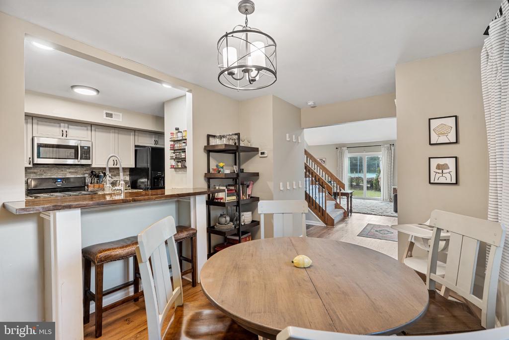 40 ROXBURY COURT Unit: A