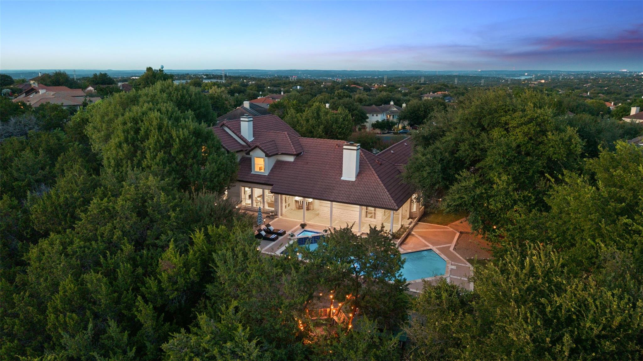 6 Candleleaf Ct The Hills TX