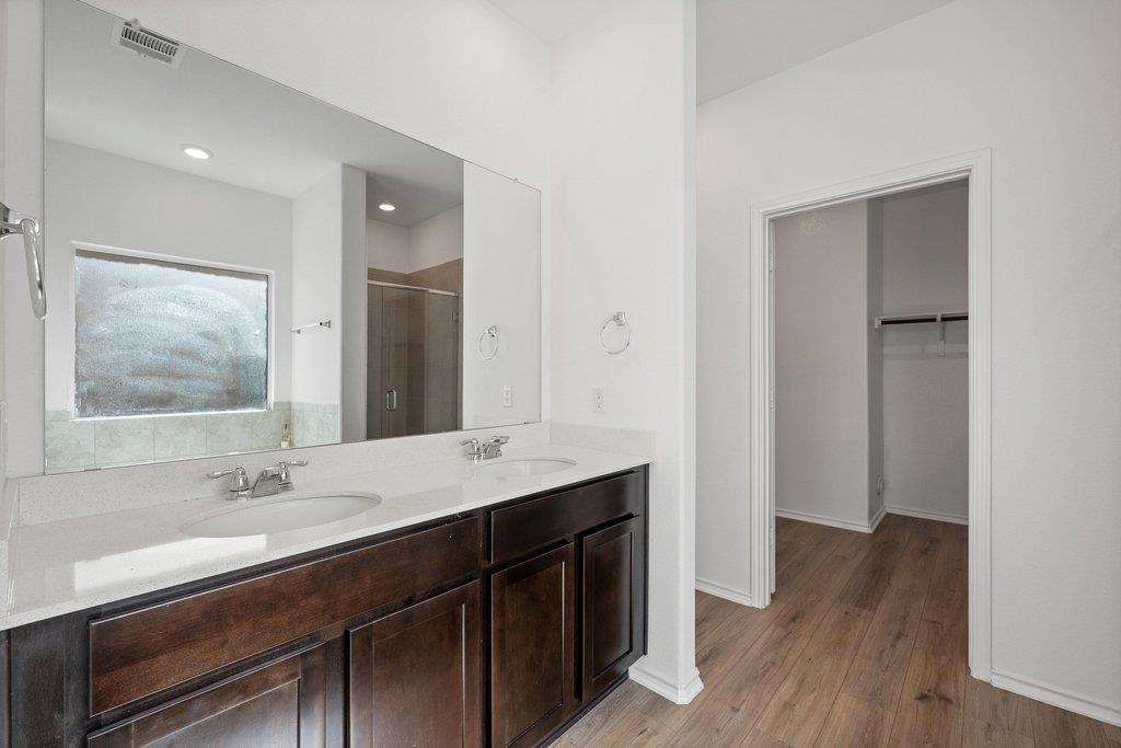 1233 Sweetspire ST