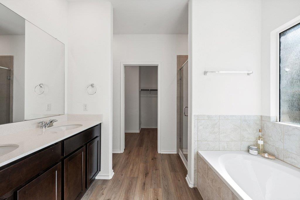 1233 Sweetspire ST